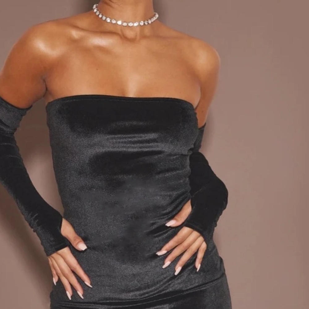 Prettylittlething Black Velvet Bandeau Glove Detail Bodycon Dress